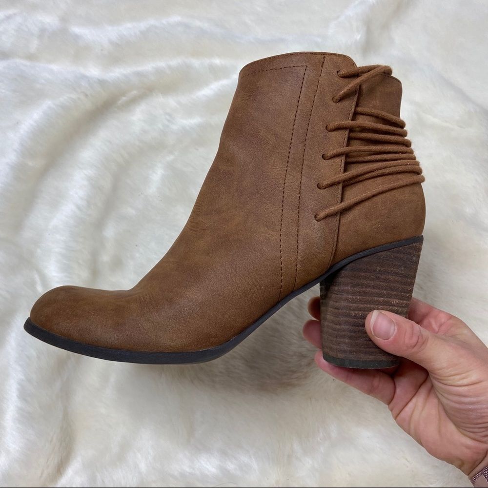 Madden Girl Dutton 8 ankle bootie
